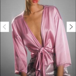 urban silk top tie in the front